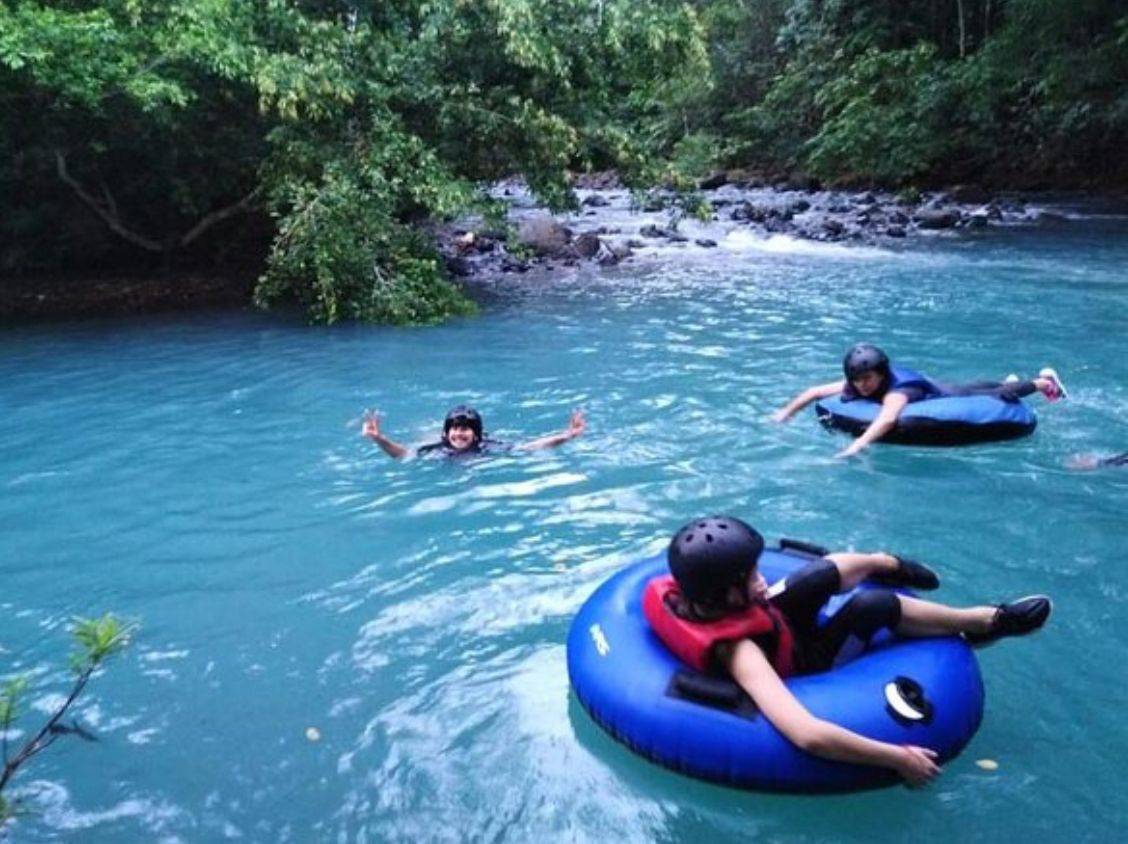 Río Celeste Tubing Adventure